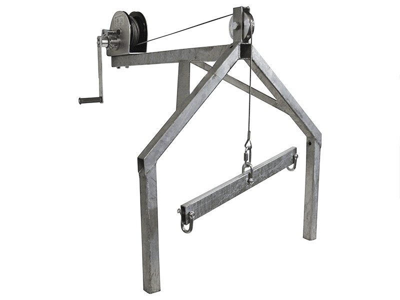 Handlier met frame en 20m staalkabel tbv stortkoker
