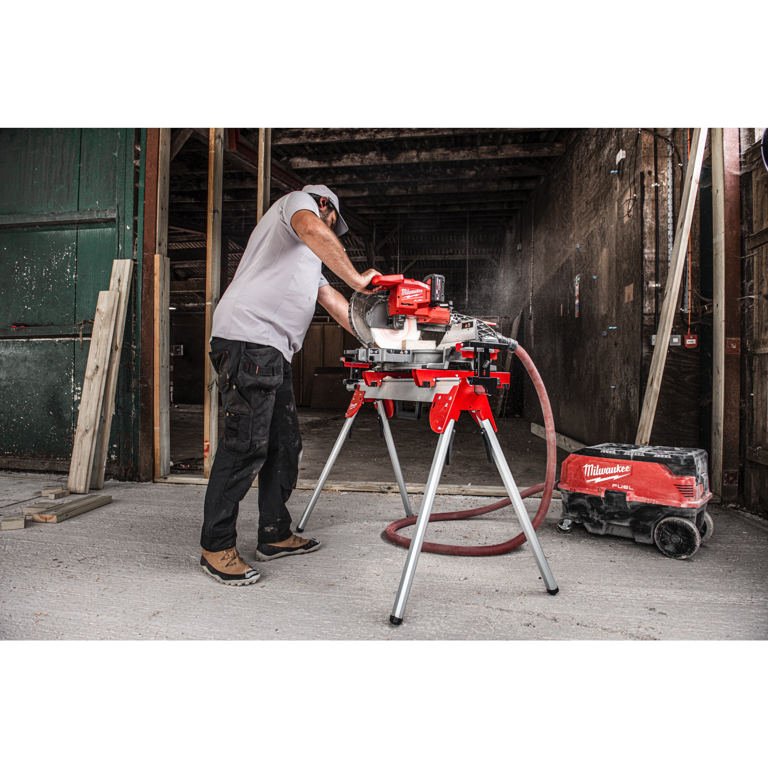 137015_Milwaukee_18V_afkort_verstekzaag_254mm_FUEL_M18_FMS254_0_p4