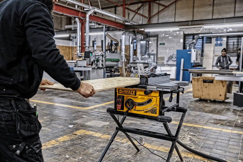 138334_Dewalt_tafelzaag_250mm_2000W_DWE7492_QS_p2