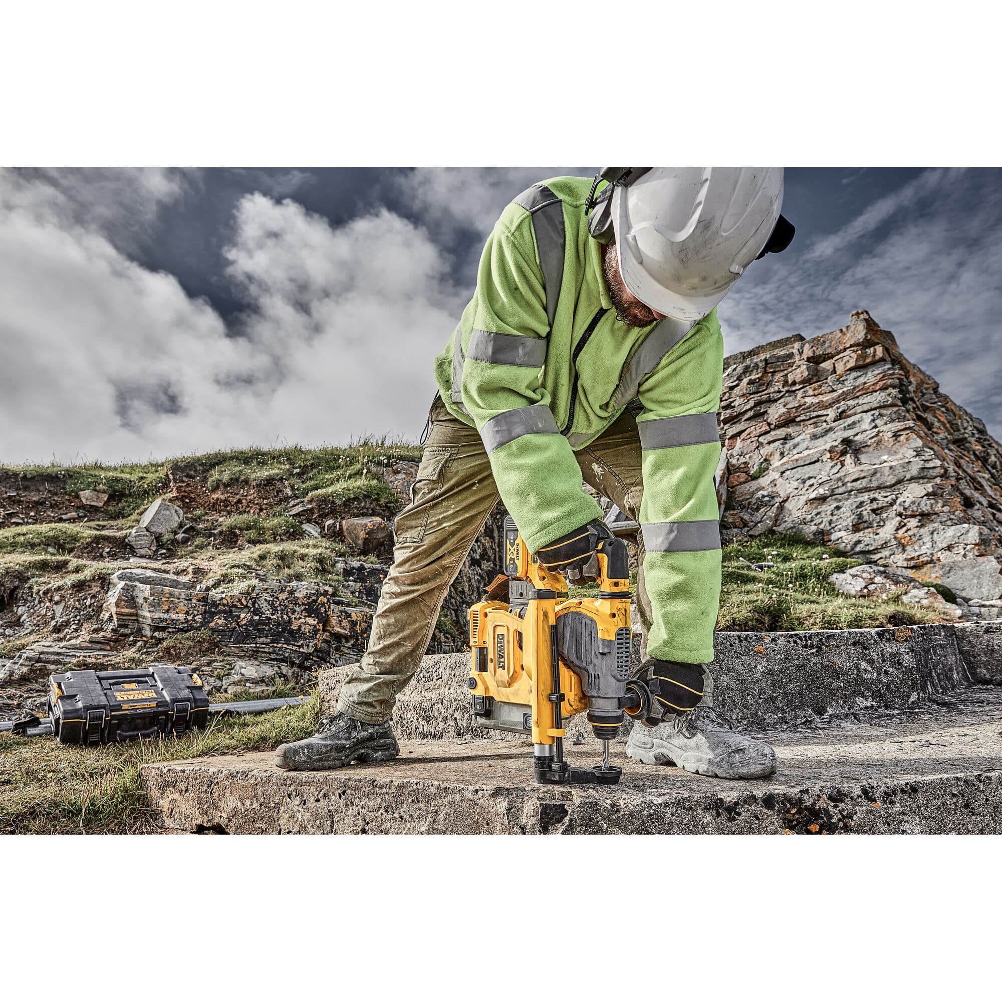 147259_Dewalt_18V_stofafzuiging_met_HEPA_filter_voor_DCH283_333_334_D25323_D25324_D25304DH_XJ_p9