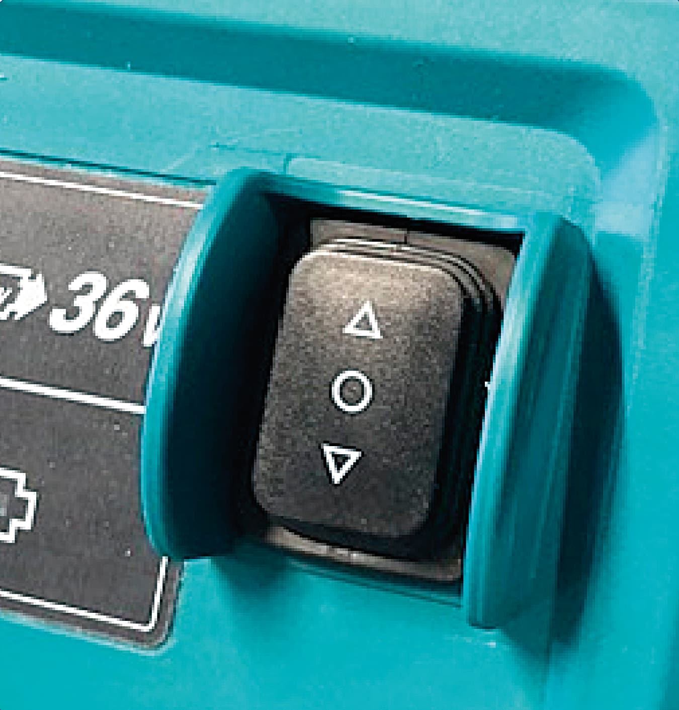 148199_Makita_transporter_DCU601Z_2x18V_met_schaarlift_p6