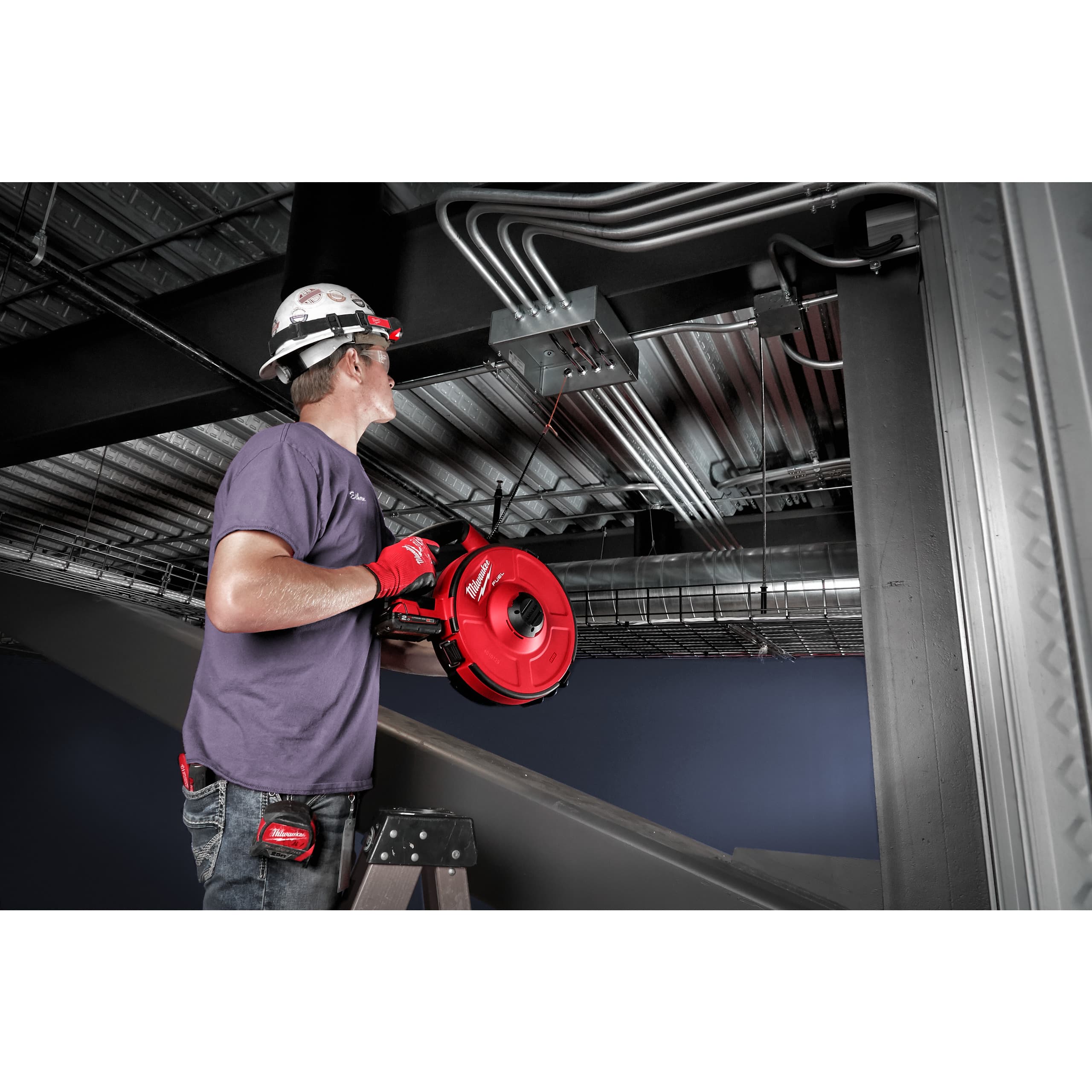 148994_Milwaukee_18V_trekveer_FUEL_30M_kunstof_2x_2_0Ah_M18_FPFT_202_30m_NC_Set_p6