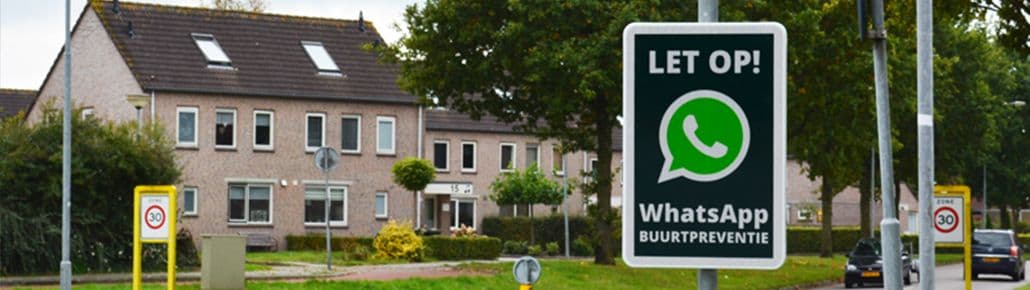 Verkeersbord WhatsApp buurtpreventie aan de Meentgoorn in Assen