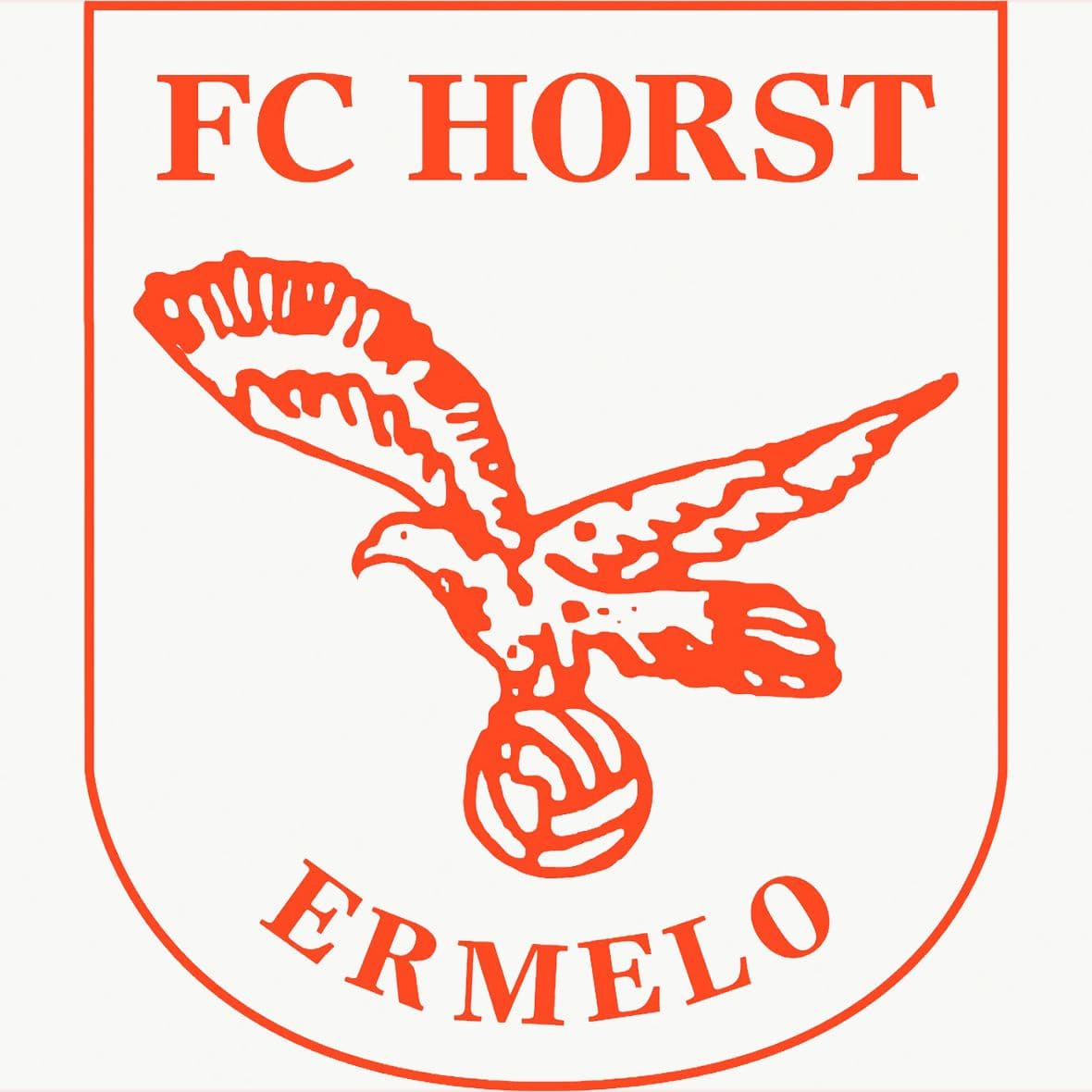 Logo van FC Horst Ermelo met een oranje adelaar die een voetbal vasthoudt binnen een schild.