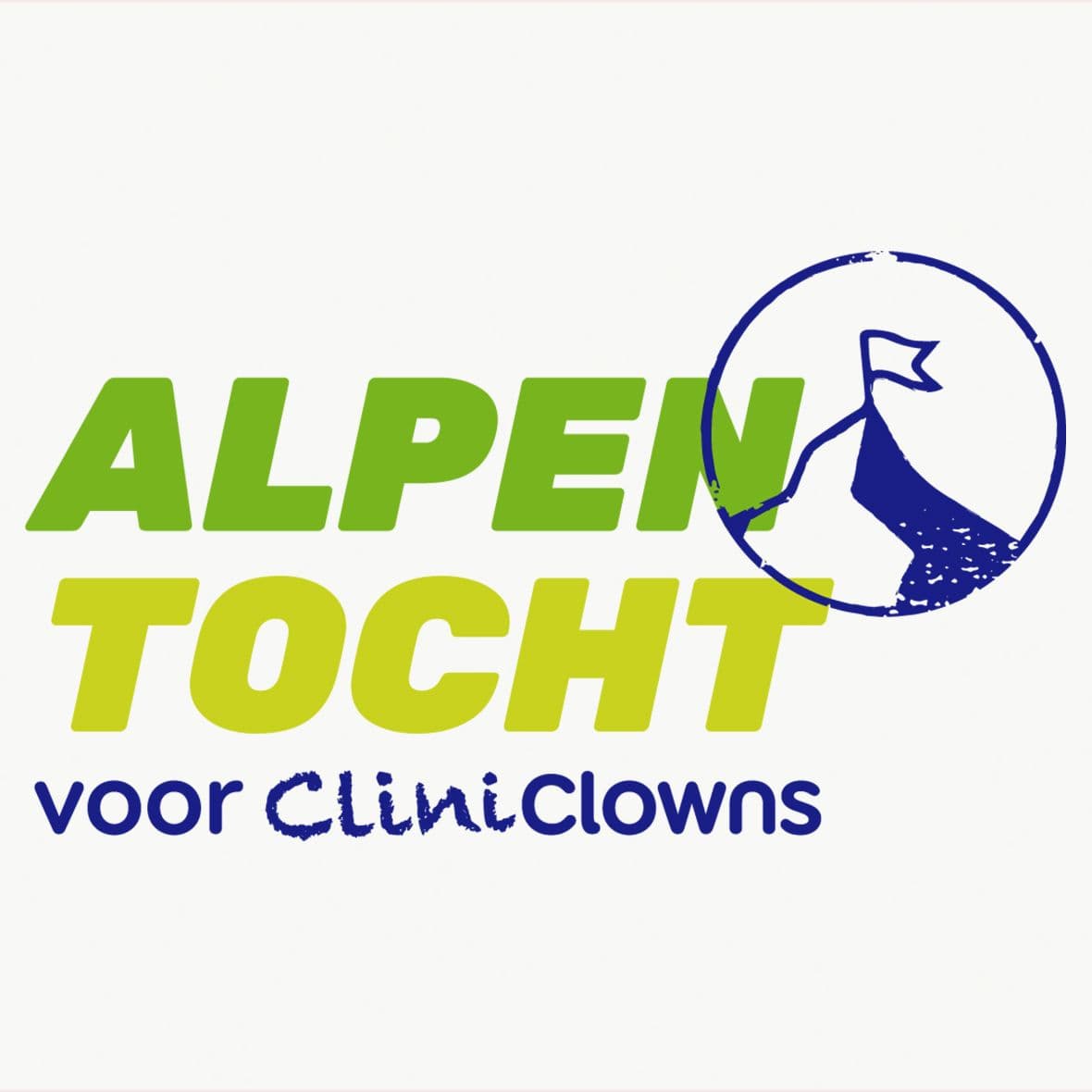 Logo van de Alpen Tocht voor CliniClowns met groene en blauwe letters en een bergicoon met vlag.